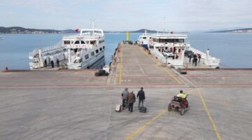 AYVALIK’TA 25 AY SONRA İLK YOLCU GEMİSİ MİDİLLİ’YE HAREKET ETTİ