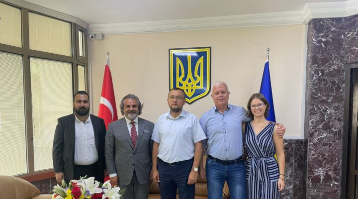 Abdülvahit Şimşek, Ukrayna’nın Türkiye Büyükelçisi Vasyl Bodnar’ı ziyaret etti