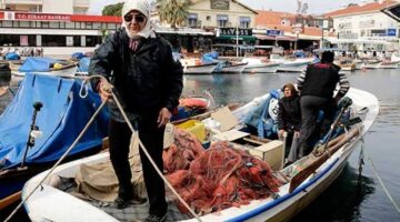 TARIM BAKANLIĞININ KADIN BALIKÇI PROJESİNE FOÇADAN DESTEK