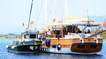 Başkan Aras; “Denizlerin korunması turizm için önemli”