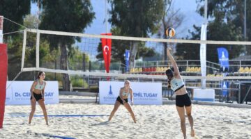 Liseliler Plaj Voleybolu Şenliği coşkuyla sona erdi