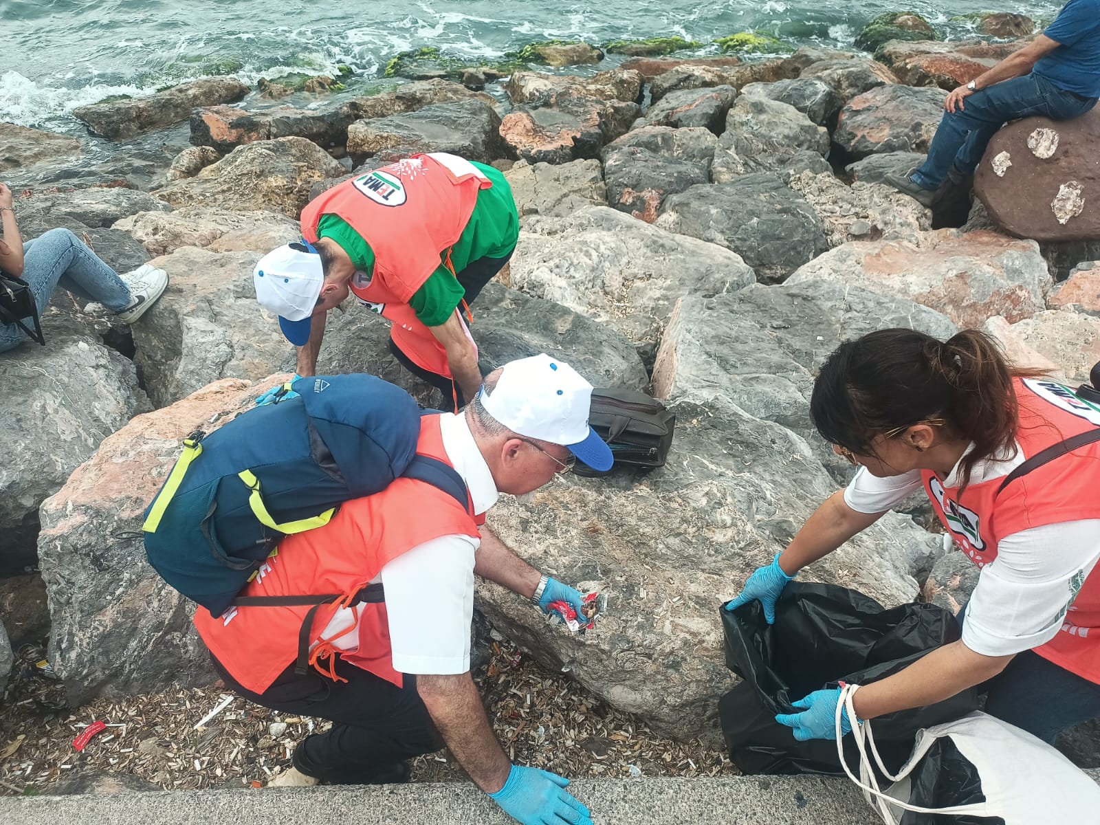 Dünya Çevre Günü’nde Körfez temizliğine gönüllü destek