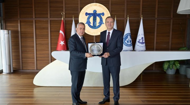 İMEAK Deniz Ticaret Odası’nda Devir Teslim Töreni Yapıldı